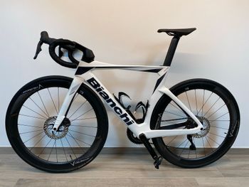 Used Bianchi Oltre Comp Ultegra Di2 2024 2024 Road & Gravel — image 3 of 27