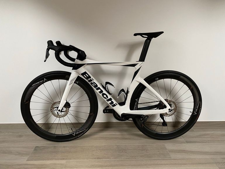 Used Bianchi Oltre Comp Ultegra Di2 2024 2024 Road & Gravel — image 2 of 27