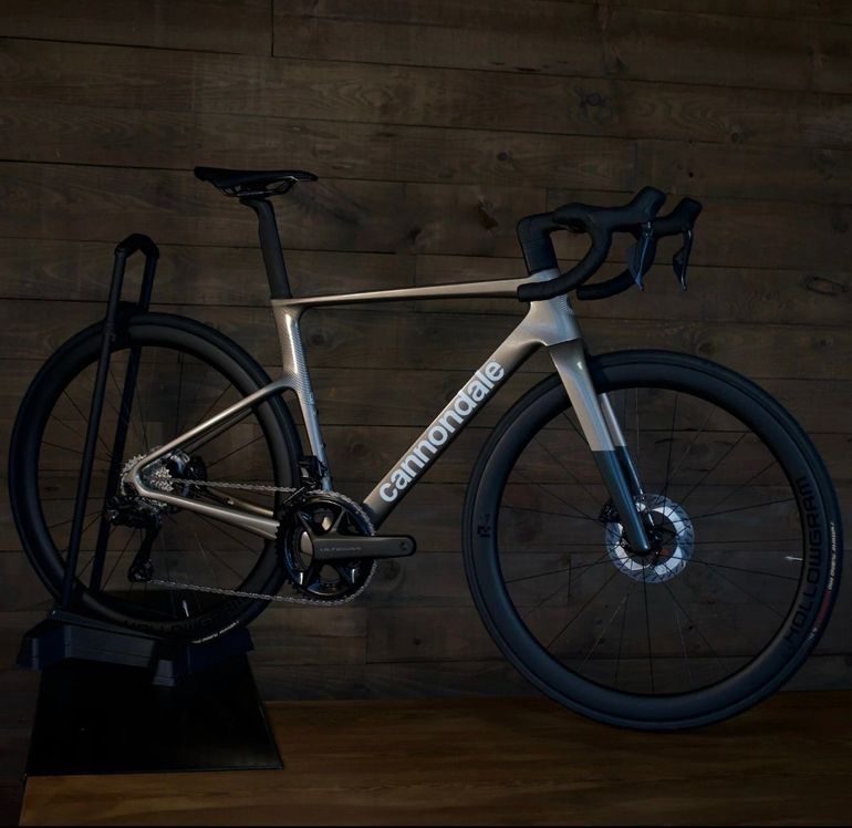Used Cannondale SuperSix EVO Shimano Ultegra Di2 2025 Road & Gravel, Orange — image 1 of 4
