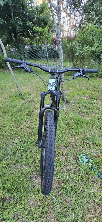 Used Mondraker RAZE 2023 2023 Mountainbike, White, 29 — image 4 of 11
