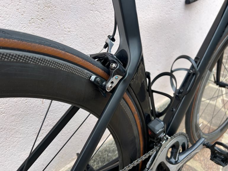 Used Canyon Aeroad CF SL 8.0 Di2 2019 2019 Road & Gravel, Black — image 9 of 14