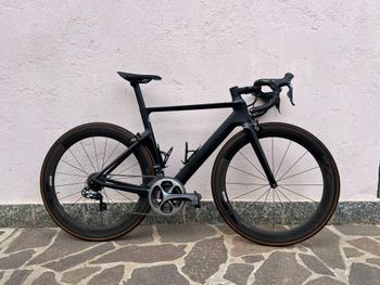 Used Canyon Aeroad CF SL 8.0 Di2 2019 2019 Road & Gravel, Black — image 2 of 14
