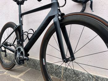 Used Canyon Aeroad CF SL 8.0 Di2 2019 2019 Road & Gravel, Black — image 10 of 14