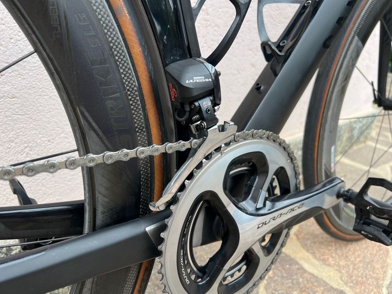 Used Canyon Aeroad CF SL 8.0 Di2 2019 2019 Road & Gravel, Black — image 7 of 14