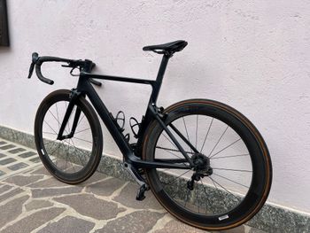 Used Canyon Aeroad CF SL 8.0 Di2 2019 2019 Road & Gravel, Black — image 3 of 14