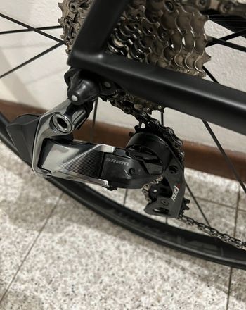 Used Scott Addict SRAM Red eTap 2019 Road & Gravel, Black — image 15 of 20
