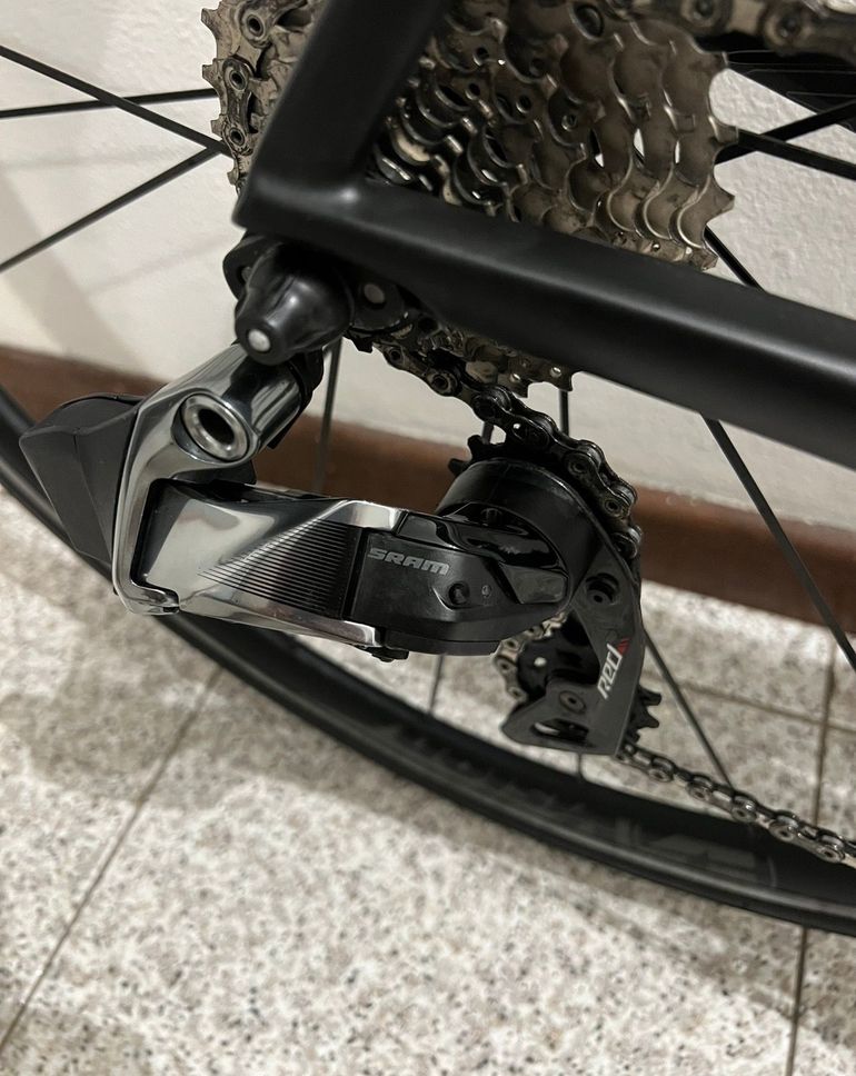 Used Scott Addict SRAM Red eTap 2019 Road & Gravel, Black — image 15 of 20