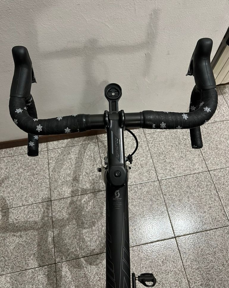 Used Scott Addict SRAM Red eTap 2019 Road & Gravel, Black — image 17 of 20