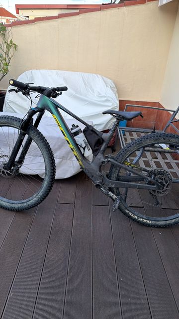 Scott Spark RC Comp 2024 2024 Mountainbike d'occasion — image 1 sur 3