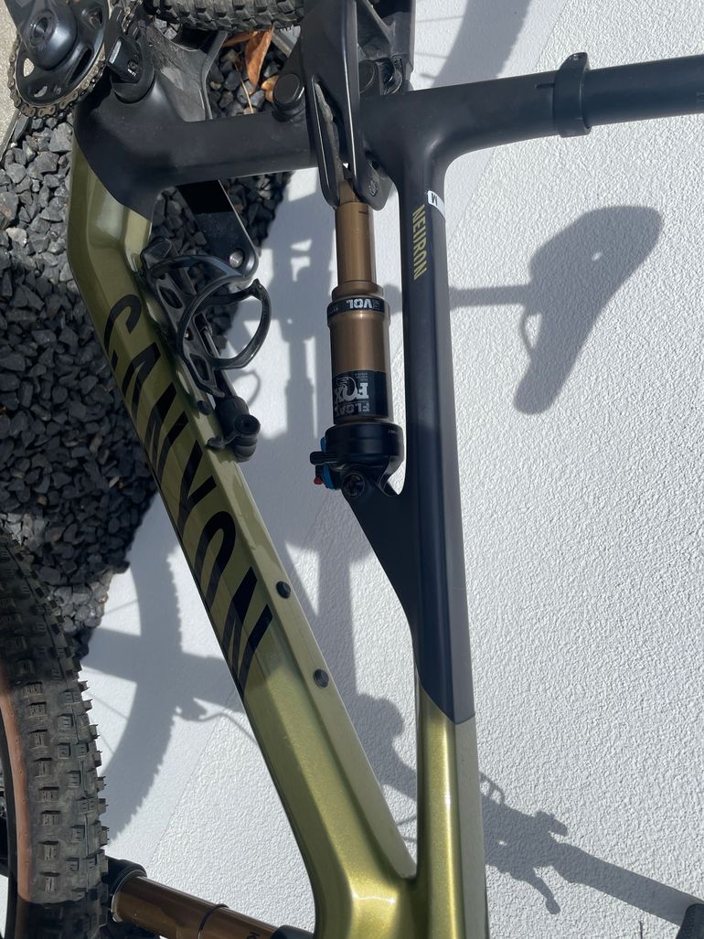 Used Canyon Neuron CF 9 SL 2024 2024 Mountainbike, Green, 27.5, 29 — image 5 of 9