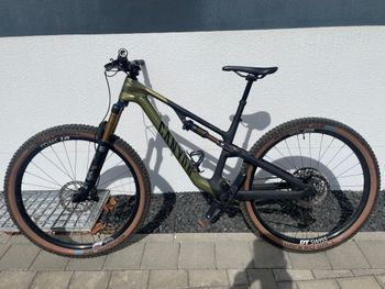 Used Canyon Neuron CF 9 SL 2024 2024 Mountainbike, Green, 27.5, 29 — image 8 of 9