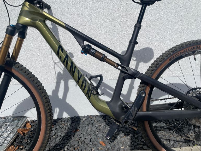 Used Canyon Neuron CF 9 SL 2024 2024 Mountainbike, Green, 27.5, 29 — image 9 of 9
