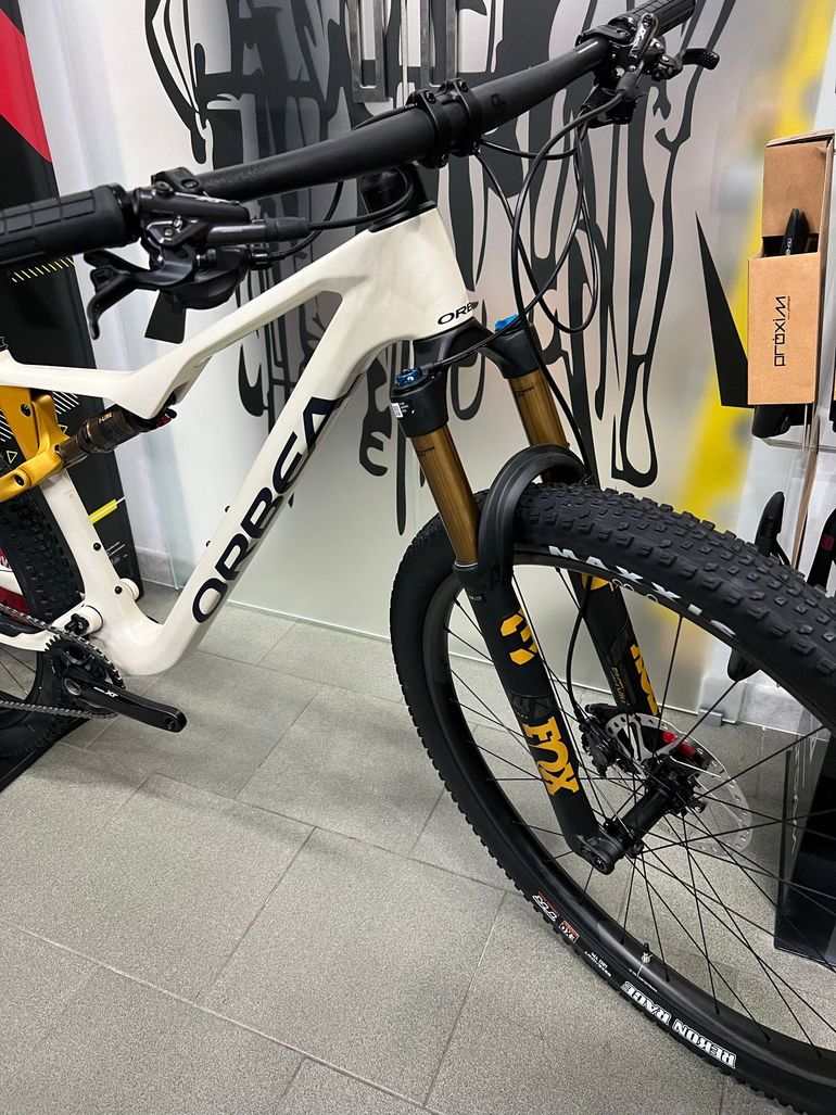 Used Orbea OIZ M10 2025 2025 Mountainbike, White — image 5 of 7