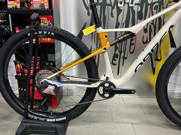 Orbea OIZ M10 2025 2025 Mountainbike usato, Bianco — immagine 3 di 7