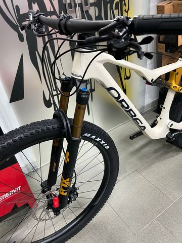 Orbea OIZ M10 2025 2025 Mountainbike usato, Bianco — immagine 6 di 7