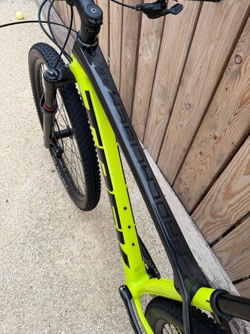Used Trek Procaliber 9.6 2022 2022 Mountainbike, Black, 29 — image 7 of 12
