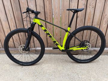Used Trek Procaliber 9.6 2022 2022 Mountainbike, Black, 29 — image 2 of 12