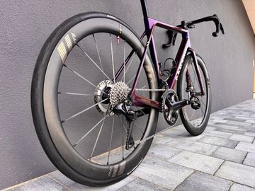 Brugt Canyon Ultimate CFR Di2 Aero 2025 2025 Road & Gravel — billede 8 af 17