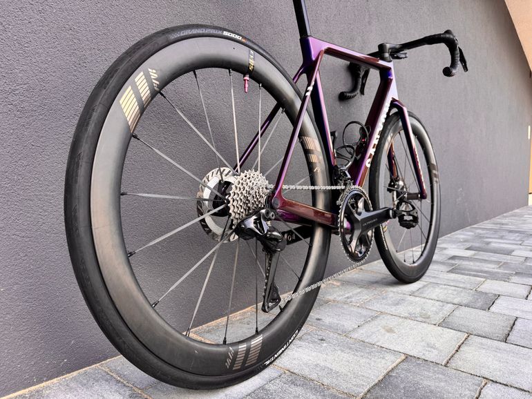 Tweedehands Canyon Ultimate CFR Di2 Aero 2025 2025 Road & Gravel — afbeelding 8 van 17