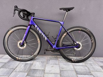 Tweedehands Canyon Ultimate CFR Di2 Aero 2025 2025 Road & Gravel — afbeelding 15 van 17