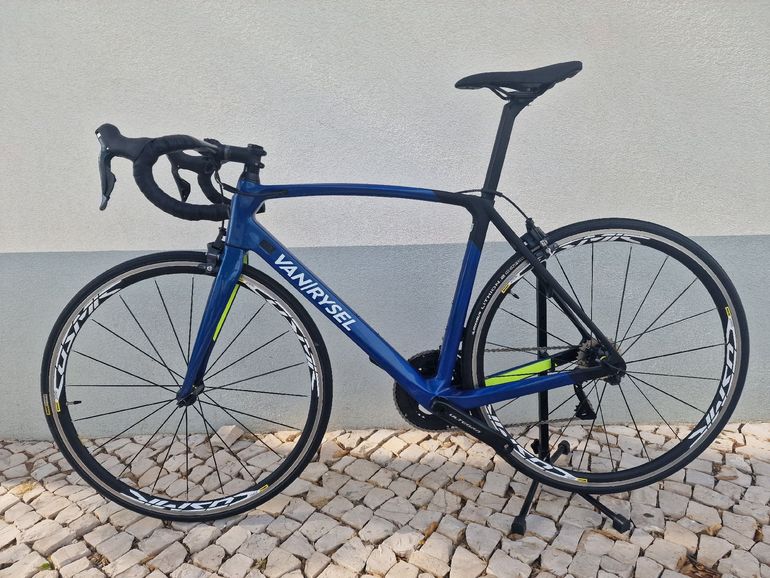 Used Van rysel Ultra CF Ultegra Di2 Road Bike 2021 2021 Road & Gravel — image 2 of 16