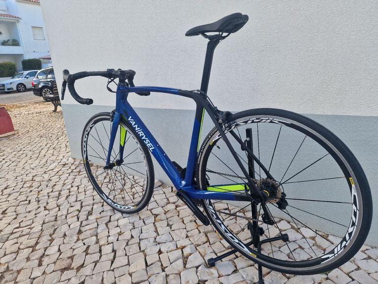 Used Van rysel Ultra CF Ultegra Di2 Road Bike 2021 2021 Road & Gravel — image 12 of 16