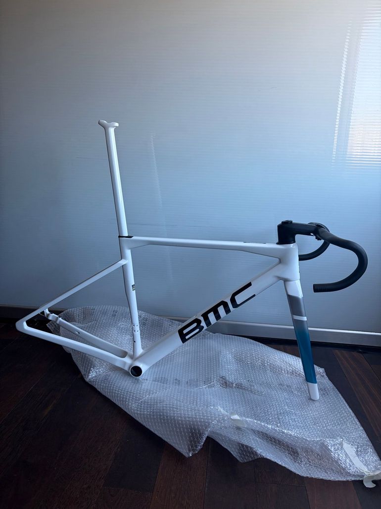 Used bmc kaius Bmc kaius Custom Frameset 2022 Road & Gravel — image 1 of 3