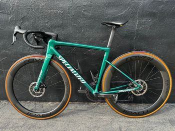 Used Specialized Tarmac SL8 Pro - SRAM Force eTAP AXS 2025 2025 Road & Gravel, Green — image 5 of 12