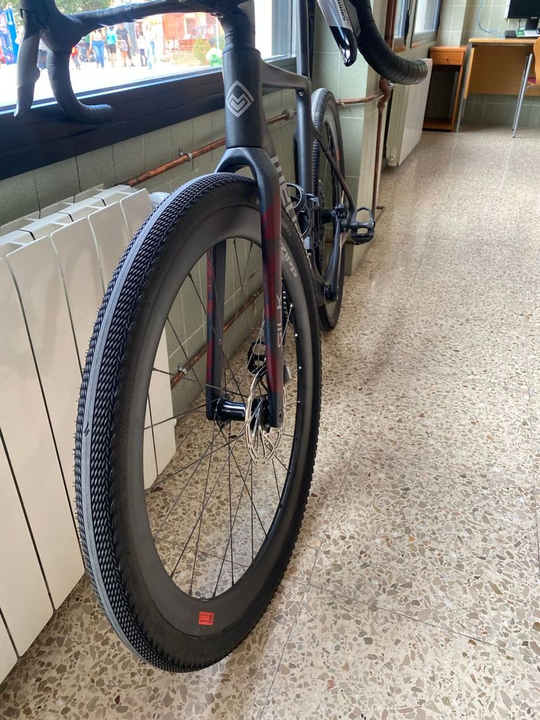 Used Megamo SILK 10 2025 2025 Road & Gravel, Light Gray — image 4 of 11