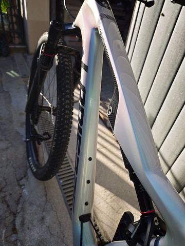 Used Lapierre XRM 6.9 2023 2023 Mountainbike, Light Gray — image 3 of 5