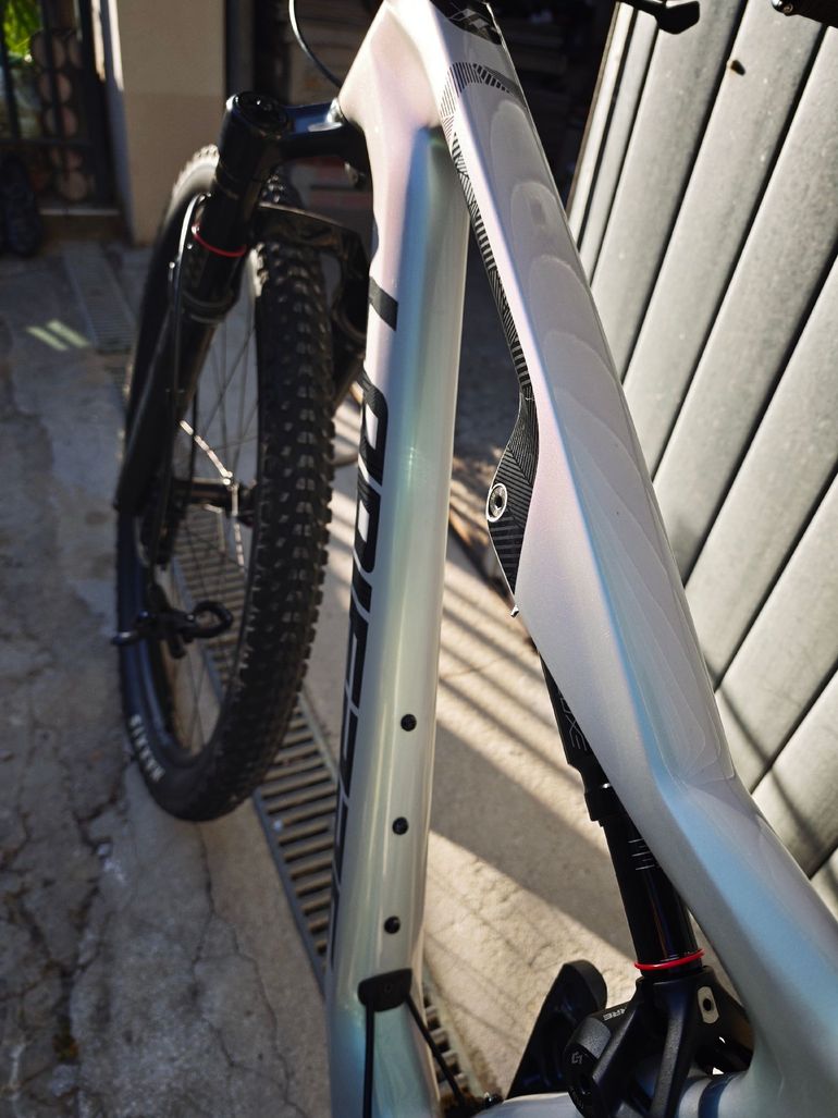 Used Lapierre XRM 6.9 2023 2023 Mountainbike, Light Gray — image 3 of 3