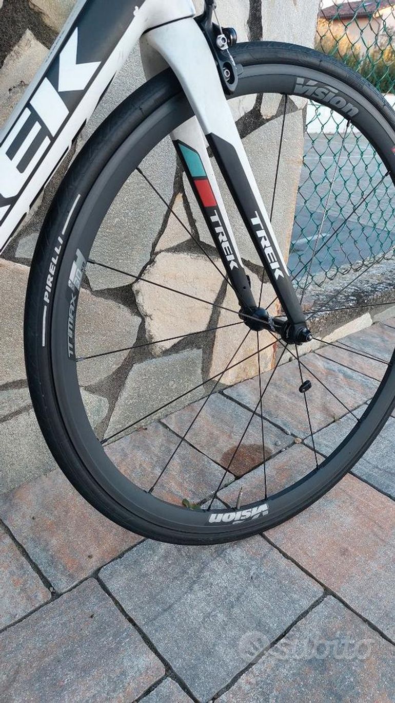 Used Trek Trek Madone 5.9 H2 2015 Road & Gravel, Weiß — image 2 of 6