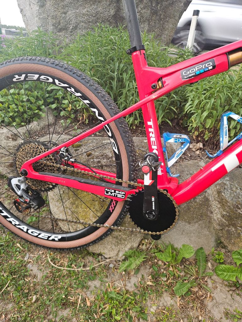 Used Trek Supercaliber SRAM XX1 Eagle AXS 2022 Road & Gravel, Rot — image 3 of 7