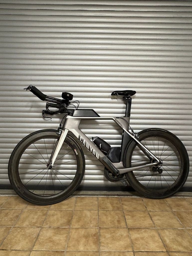 Used Canyon Speedmax CF 8 Disc 2022 2022 Road & Gravel — image 1 of 6