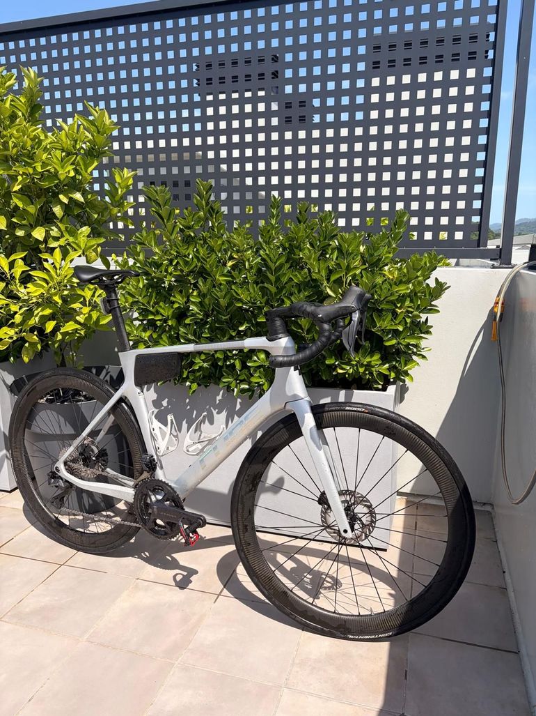 Used CUBE Agree Shimano Ultegra Di2 2024 Road & Gravel, Light Gray — image 5 of 9