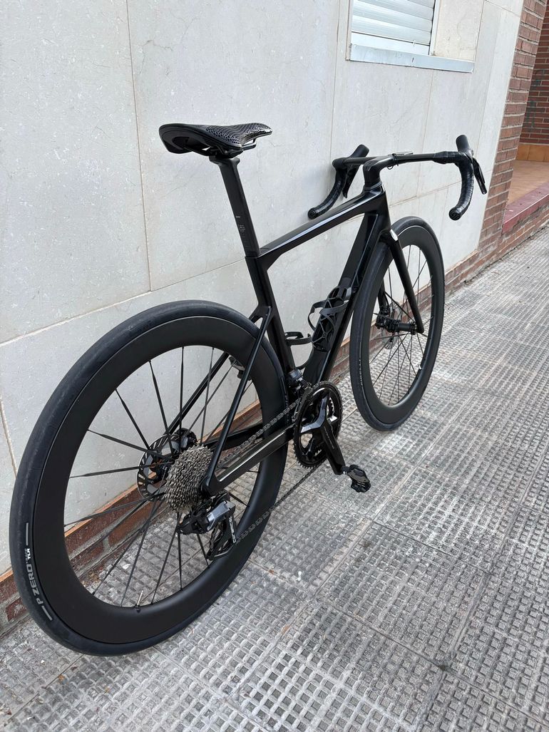 Used BMC Teammachine SLR 01 THREE 2023 2023 Road & Gravel, Black — image 3 of 8