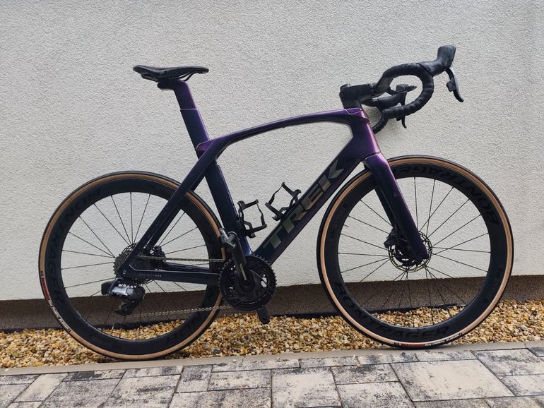 Used Trek Madone SLR 9 AXS Gen 6 2023 2023 Road & Gravel, Grigio chiaro — image 2 of 6