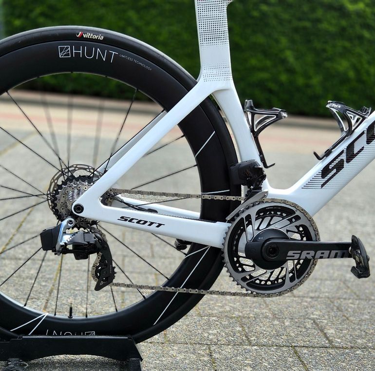Used Scott Scott Foil RC (2025) - Custom Gloss White - SRAM Red AXS D1 2025 Road & Gravel — image 3 of 25