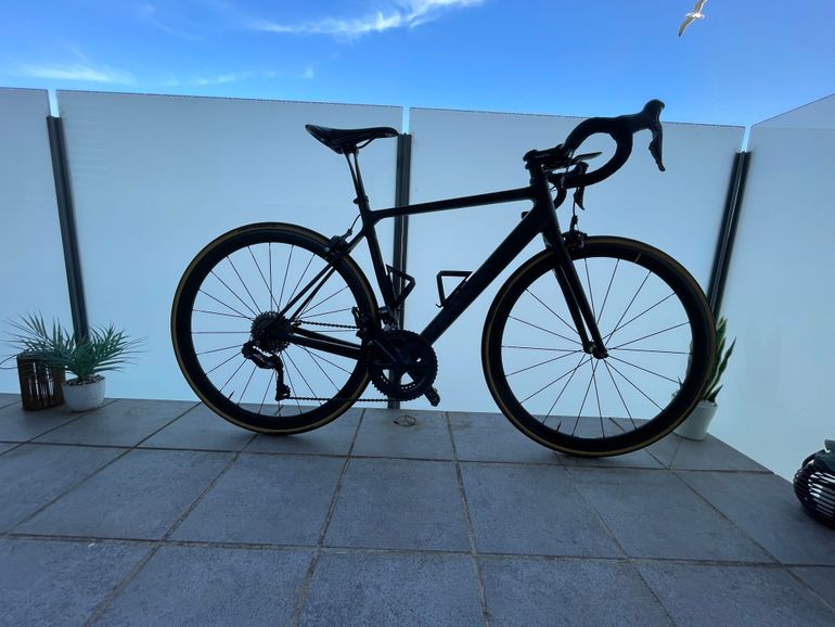 Used Canyon Endurace CF 8.0 Di2 2019 2019 Road & Gravel, Schwarz — image 1 of 22