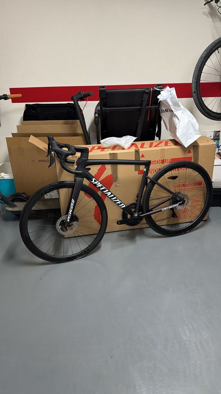 Used Specialized Tarmac SL8 Comp - Shimano 105 Di2 2026 2026 Road & Gravel, Black — image 3 of 3
