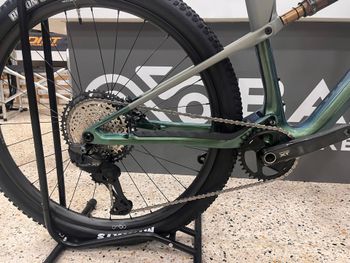 Used Orbea OIZ M10 2025 2025 Mountainbike, Green — image 2 of 3