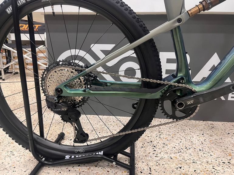Used Orbea OIZ M10 2025 2025 Mountainbike, Green — image 2 of 3