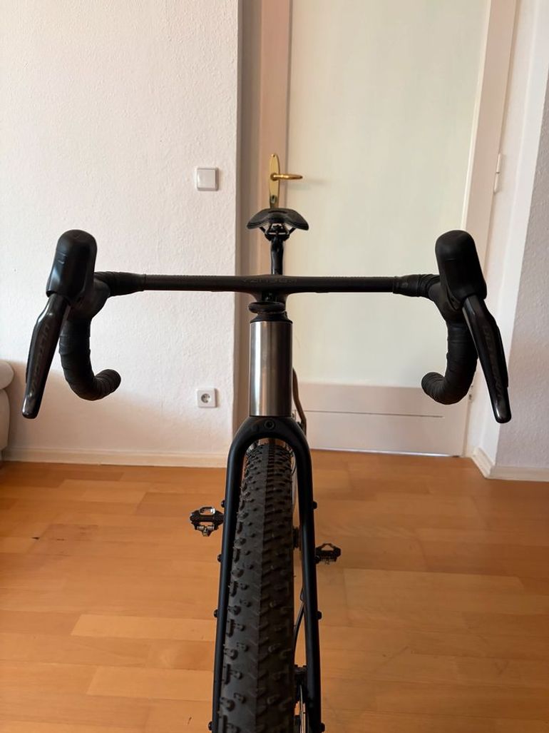 Used Custom Waltly Titanium Gravel Bike - Shimano Ultegra/GRX Di2 12s Custom Titan Waltly Gravel Rad Ultegra GRX Di2 12s 2025 Road & Gravel, Light Gray — image 5 of 11