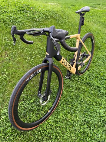 Used Canyon Grail CF SLX 8 Di2 2024 2024 Road & Gravel — image 7 of 18