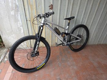 Used RAAW Jibb Shimano Deore 2023 MTB