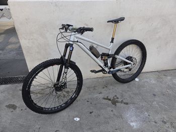 Used RAAW Jibb Shimano Deore 2023 MTB