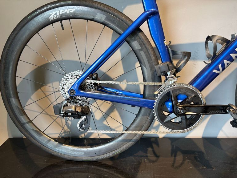 Used Van rysel RCR Pro Replica Dura Ace Di2 Decathlon AG2R Team 2024 2024 Road & Gravel — image 3 of 11
