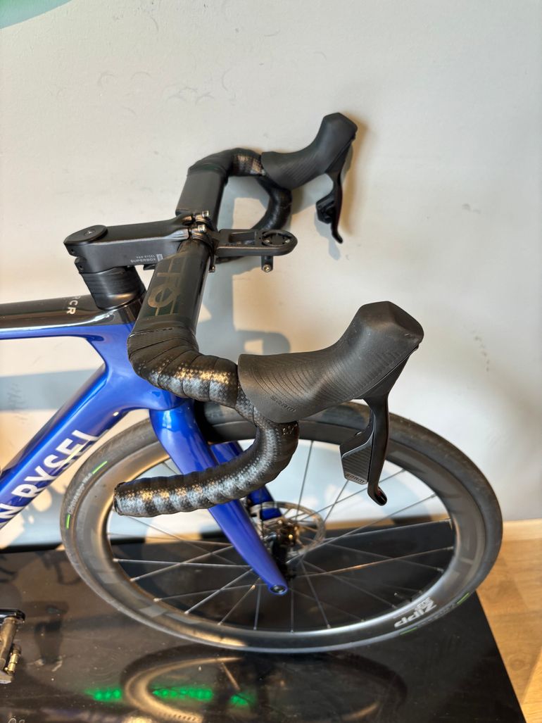 Used Van rysel RCR Pro Replica Dura Ace Di2 Decathlon AG2R Team 2024 2024 Road & Gravel — image 6 of 11