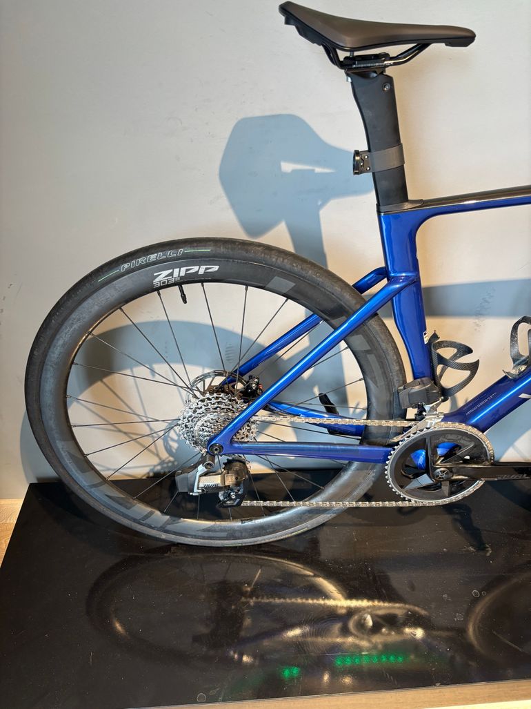 Used Van rysel RCR Pro Replica Dura Ace Di2 Decathlon AG2R Team 2024 2024 Road & Gravel — image 4 of 11