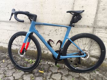 Used Cannondale SuperSix EVO Shimano 105 2025 Road & Gravel, Blue — image 2 of 9